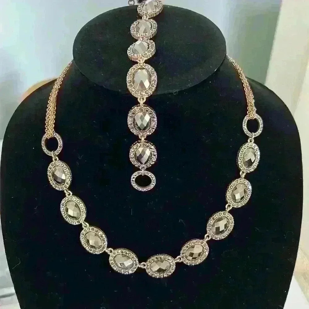 Gold necklace with matching bracelet